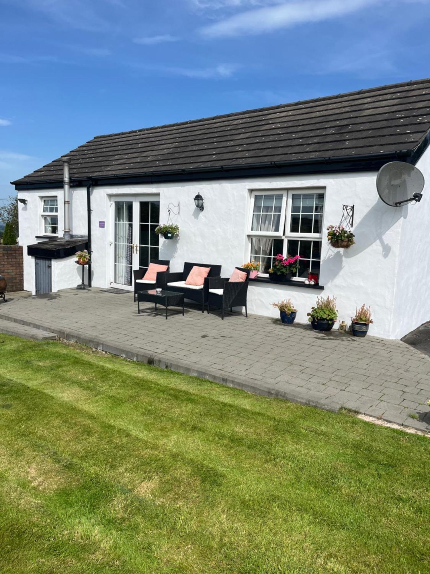Gateway To The Glens Villa Ballymena Exterior photo